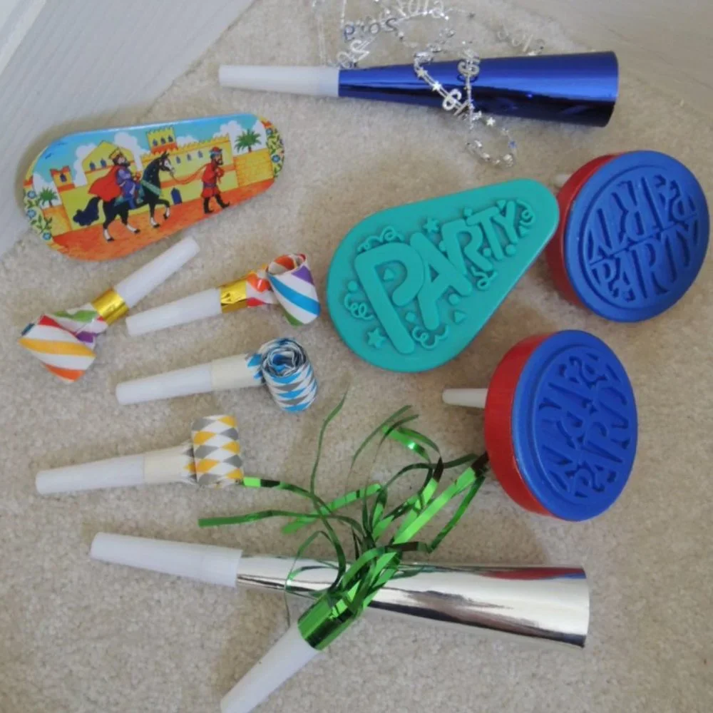 LOT of 14 New Years + Other Party Favors Horns Rattlers Necklace etc $50 Value